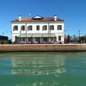 https://antica-dogana.hotelinveneto.com